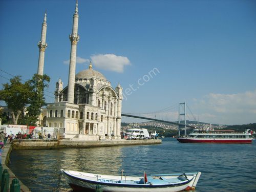  Beşiktaş Ortaköy'de 1+1 Bahçe Katı Satılık Daire  Büyükçe Bahçeli Ceyhun® Emlak