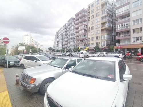  İzmir Konak Hakimevlerin de İnönü Caddesi Üzeri 3+1 Satılık Lüx Daire Fiyat Düştü