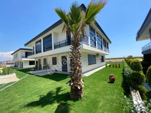 Aydın Didim Efelerde satılık 3+1 havuzlu sitede villa 