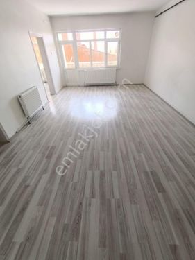 POLATLI KURTULUŞTA 3+1/120MK. DGAZLI, GİRİŞLİ GÜNEY CEPHE ARA KAT DAİREMİZ SATILIKTIR 