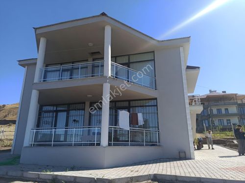 Enfes Akdamar Manzaralı Satılık Villa