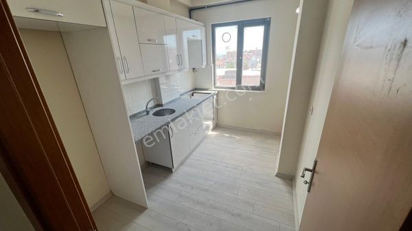 Kartal Topselvide 2 oda 1 salon sıfır daire