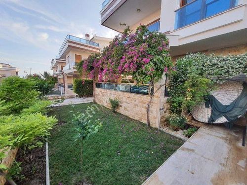  Menderes Orta Mahallesinde Denize Çok Yakın Satılık 4+1 Müstakil Villa