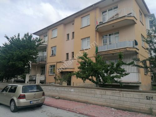  KOSOVA MAHALLESİNDE ÖZKON SİTELERİNDE KOMBİLİ 3+1 GİRİŞ KAT DAİRE