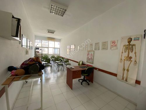  Karşıyaka Çarşı'da Sürücü Kursu Satılık 5+1 Satılık Ofis&Büro