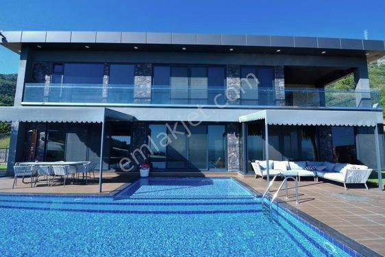  Alanya  Dinek  Mah Lüks  6+2 Satılık Villa
