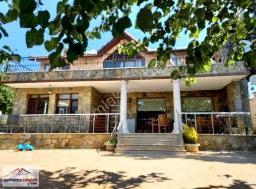 Çekmeköy Reşadiye'de Satılık Mustakil Havuzlu Villa