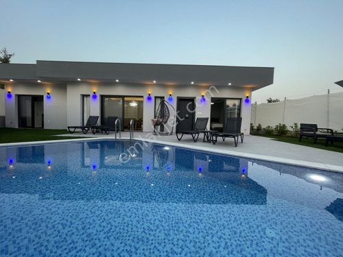  Fethiye'de denize yakın özel havuz ve bahçeli müstakil muhafazakar kiralık villa