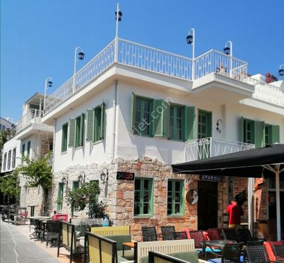 Marmaris Yat Limanında Satılık Butik Otel ve Restoran