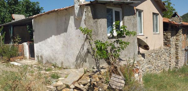 Aydın Karacasu Yukarı Esençayda satılık çiftlik evi