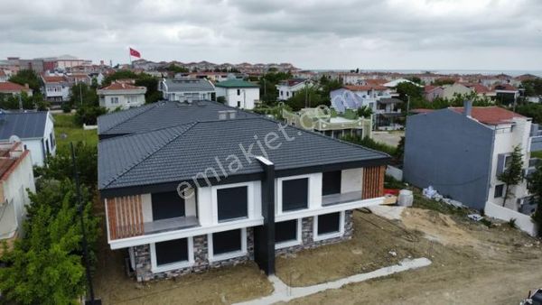 Selimpaşa'da Sahile Yakın Ultra Lux Siteiçinde Sıfır 5+1 Satılık Villa