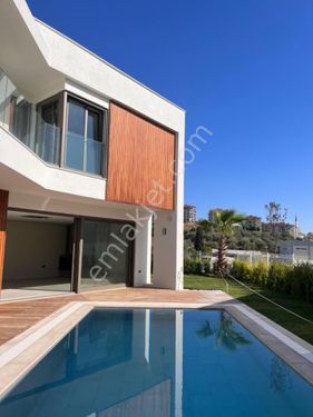 KUŞADASI  KADINLAR DENİZİ  4+1 TEK MUSTAKIL VILLA