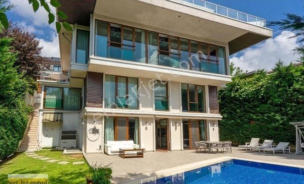 Sariyer Emirgan da 6+2 Satılık Tam Müstakil Satılık Villa