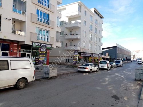 Sincan yeni kent merkezde kapalı pazar ve okulun arasında 130 metrekare işyeri önü açık 