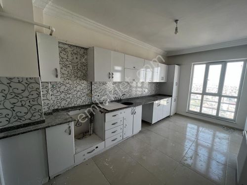 G.ANTEP KARATAŞ ŞAHİNTEPE MAH TRANVAYA CEPE SATILIK 3+1 DAİRE 