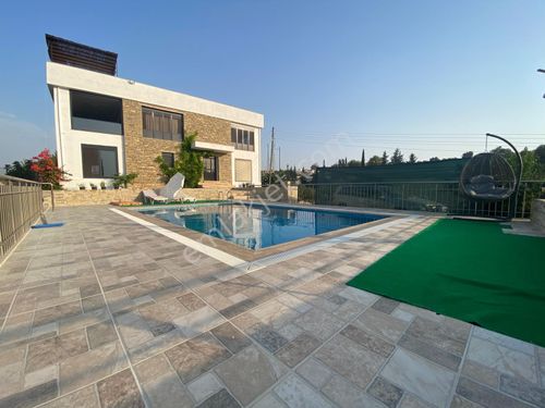 MANAVGAT TAŞAĞIL DA SATILIK HAVUZLU LUKS VİLLA VE ARSASI MUSTAKİL
