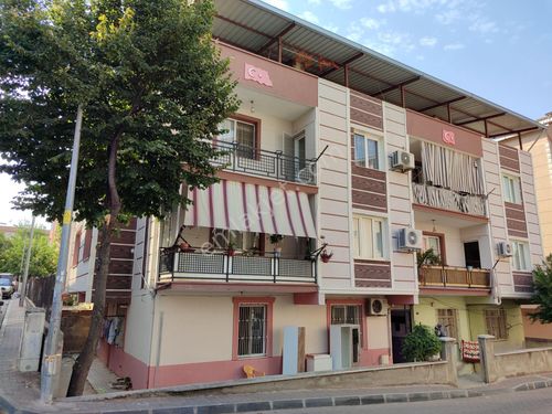  KAYA EMLAK'TAN KEMALPAŞANIN MERKEZİNDE SATILIK DAİRE