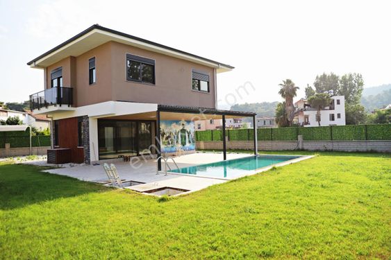  Kemer çamyuvada satılık müstakil villa 3+1