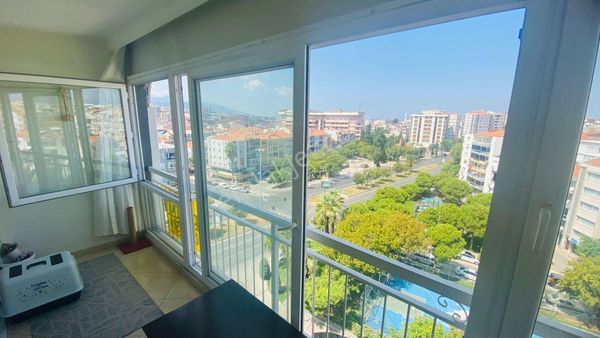 ÜÇYOL METRO YAKINI DOĞALGAZLI 3+1 155M2 OTOPARKLI SATILIK DAİRE