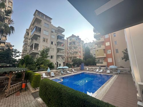 ALANYA  MAHMUTLARDA ATATÜRK CADDESİNDE TEMİZ DAİRE 