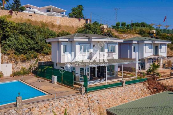 Alanya Bektaş’ta Deniz Manzaralı Satılık 2+1 Eşyalı Lüks Villa