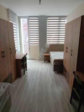 KAVACIK MERKEZDE SIFIR DAİRE VE SIFIR EŞYALI ERKEK APART