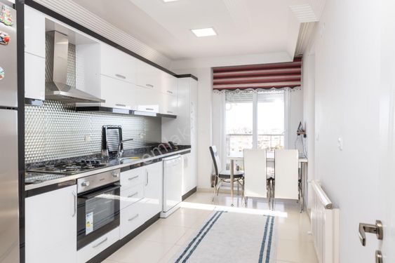  ÇANKAYA'DA DENİZ VE ŞEHİR MANZARALI 3+1 SATILIK DAİRE