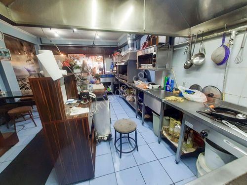 İdenova'dan Heykel Tuzpazarı Uzun Çarsı Reyhan'da Satılık Balık Restoranı