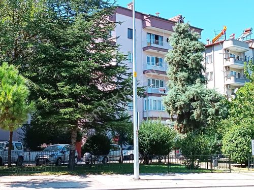 BURSA CADDESİ'NDE ASANSÖRLÜ, SİTE İÇİ, ARA KAT, 3+1 DAİRE