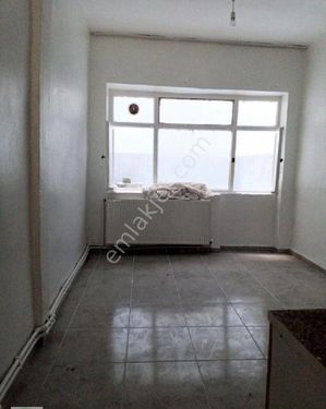 TAKSİM GÜMÜŞSUYU BOYALİ DOĞALGAZLI TEMİZ 1+1 ÖĞRENCİ VE KAMU VE KURUMSAL UYUGUN MİMARSİNAN KENT ÜNİV
