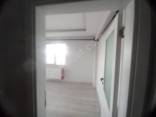 TEKKEKÖY 19 MAYIS MAH.'DE SALON MUTFAK AYRI 1+1 SATILIK DAİRE AKGÜN KURUMSALDAN