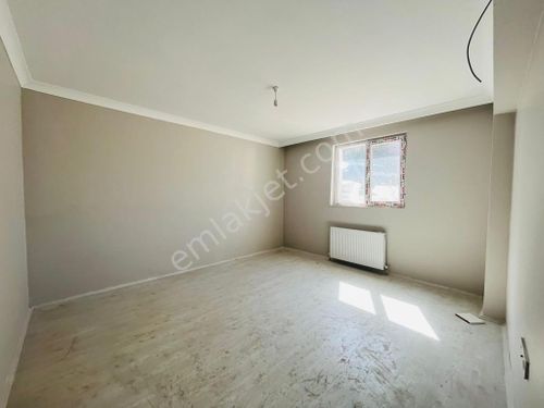  BOĞAZİÇİ MAH. NEŞET ERTAŞ CADDESİ YAKINI 3+1 KATTA ASANSÖRLÜ SATILIK DAİRE !!