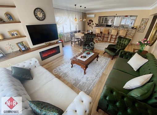 Bostancı Işıklarda Otoparklı Asansörlü Mimari Dekorlu 145m2 3+1