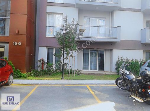 Yenitepe İzmir'de Havuzlu Sitede Kiralık Full Eşyalı 1+1Daire (PAZARLIKSIZ MAYIS SONUNA KADAR)