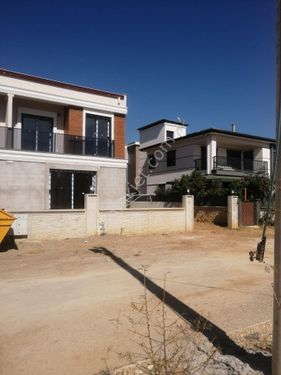  Menderes Turyap'tan Mithatpaşa Mh.5+1Satılık Sıfır Triplex Villa