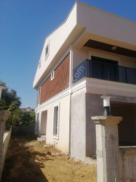  Menderes Turyap'tan Mithatpaşa Mh.4+1Satılık Sıfır Triplex Villa