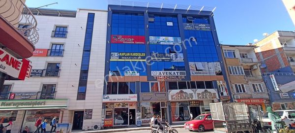  MERKEZDE ALTINKAYA İŞ HANIN DA TABELA DEĞERİ OLAN SATILIK 80 m2 2+1 OFİS ELMAS GRUP