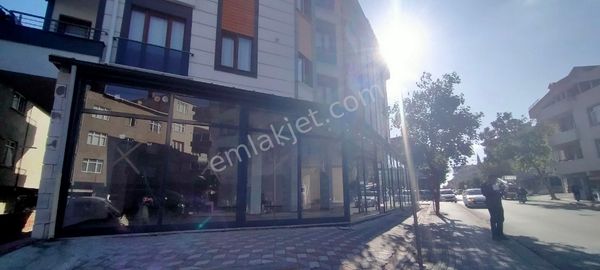 Sancaktepe Kiralık 500m² Cadde üzeri Bodrumlu Dükkan 