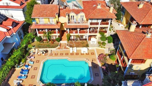 Fethiye Hisarönü bölgesinde satılık havuzlu 1+1 daire (ara kat)