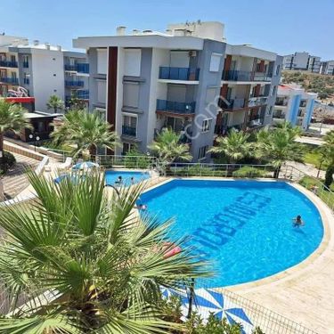 Kuşadası Değirmendere bölgesi 2+1 Havuzlu sitede sıfır daire 