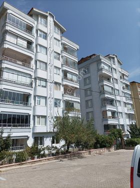 YARDIMCI EMLAKTAN İSTASYON KAPALI PAZAR ARKASINDA SATILIK 3+1 DAİRE 