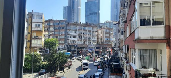  Mecidiyeköy merkezde 5+1 kiralık ofis 100 m2 metro metrobüs yakını