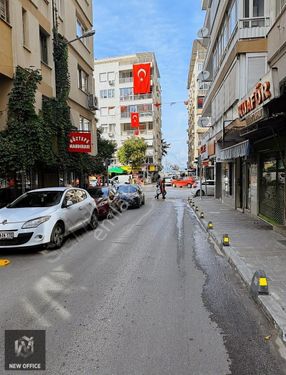 Göztepe'de Anacaddeye 5 Metre Satılık Dükkan