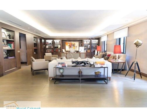 Satılık 8+2 650 m2 Levent de Minimal Tasarımlı  Satılık Villa