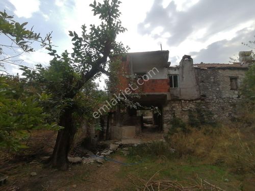 Fethiye Yakacık'ta Bahçeli Köy Evi
