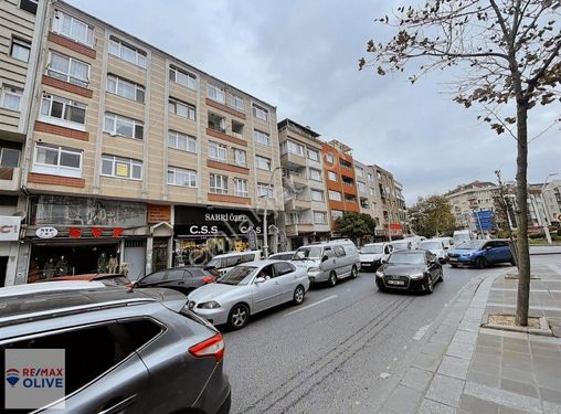 Zeytinburnu KazlıÇeşme'de Satılık 3 Katlı Cadde Üzeri Dükkan