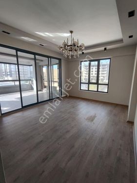  BEYLİKDÜZÜ OSB’DE 3+1 KULLANIŞLI YATIRIMLIK SATILIK DAİRE