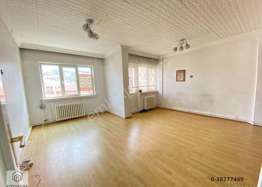 BURDUR MEYDANA 100 METRE KIŞLA CADDESİNDE 3+1 140M2 DAİRE