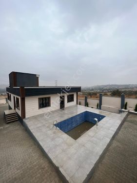 YEŞİLKENT’TE SATILIK ULTRA LÜKS VİLLA