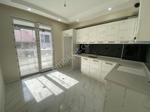  ÇAMLICA MH TOMBAKZADE CD YAKINI SATILIK 3+1 DAİRE BU-122